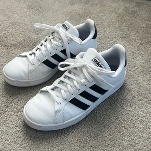 Adidas Women’s Grand Court Cloudfoam Comfort Shoe 9.5